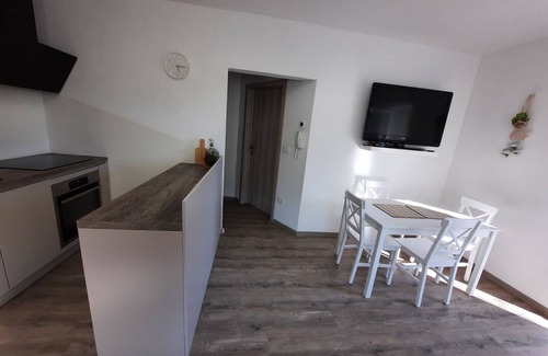 Godic Apartment | Modern and Pleasant Kamnik Apartment with Terrace - One Bedroom Apartment with Terrace