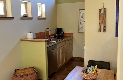 Moab Apartment | Modern and Private House Downtown, 5 minute walk to center of Moab happenings!