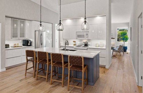 Mission Fields House | Modern and Quiet Dream Getaway