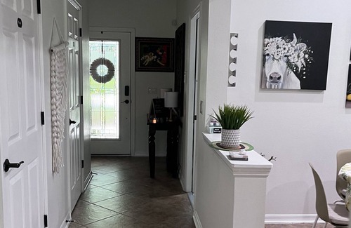 Oviedo House | Modern and refreshing recently renovated home and relaxing atmosphere