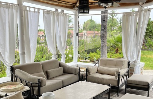 Calabasas House | Modern and relaxing luxury family home in Calabasas