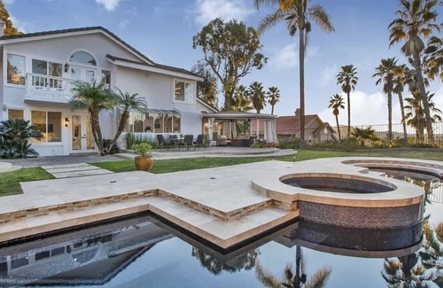 Calabasas House | Modern and relaxing luxury family home in Calabasas