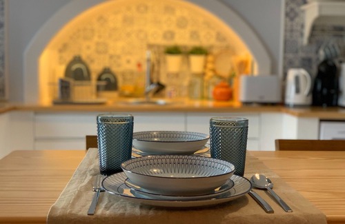 Feteiras Apartment | Modern and romantic house with large garden to relax