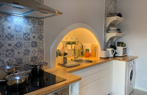 Feteiras Apartment | Modern and romantic house with large garden to relax