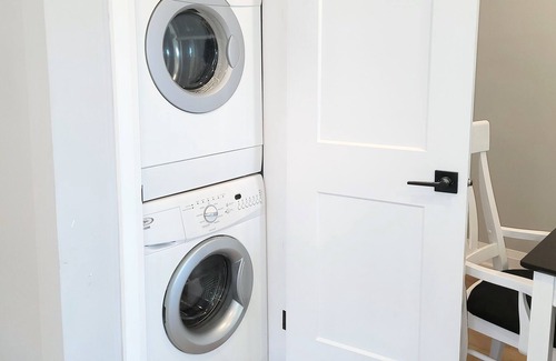 Hamilton House | Modern and Sanitized Comfy Place to Stay