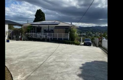 Tikipunga House | Modern and spacious 1-Bedroom Holiday Home