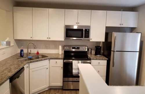 Jamestown House | MODERN AND SPACIOUS 3 BEDROOM HOME IN DT JAMESTOWN