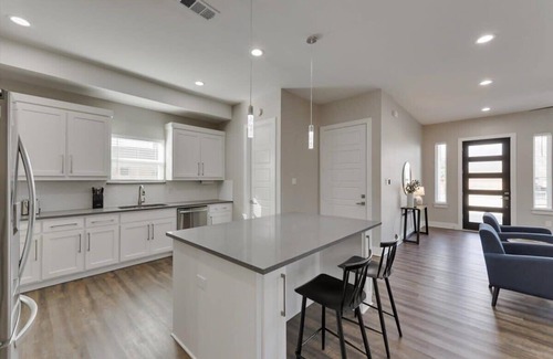 West Dallas House | Modern and Spacious High End Home near Downtown