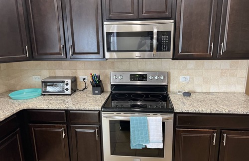 Columbus House | Modern and Spacious home 10 minutes from Fort Moore , a great place for memories