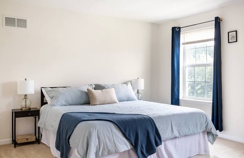 Newark House | Modern and Spacious townhome minutes from UDel
