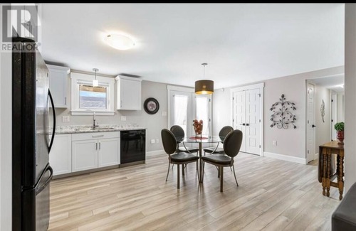 Moncton House | Modern and Spotless Guest Suite