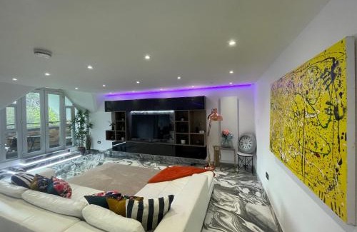 Maidenhead Apartment | Modern and Stylish Penthouse Apartment next to Maidenhead Golf Course