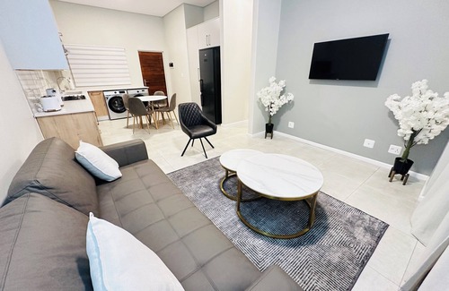 Equestria Apartment | Modern and tranquil apartment nestled near vibrant shopping centre's and malls!