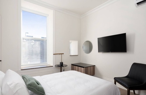 Latin Quarter Apartment | Modern and well-equipped room on Saint-Denis