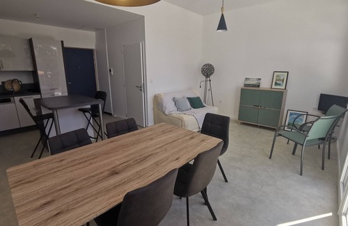 La Tranche-sur-Mer Apartment | Modern Apartment with Balcony and Pool Near Forest