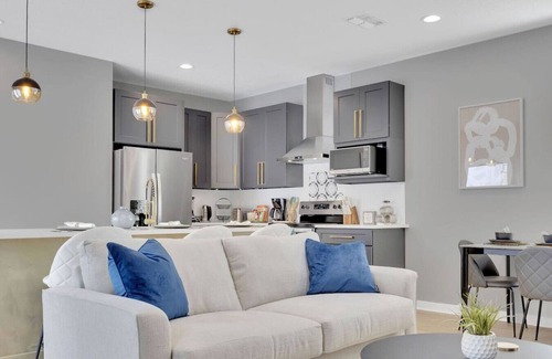 Jacksonville Beach Apartment | Modern Apartment with Rooftop