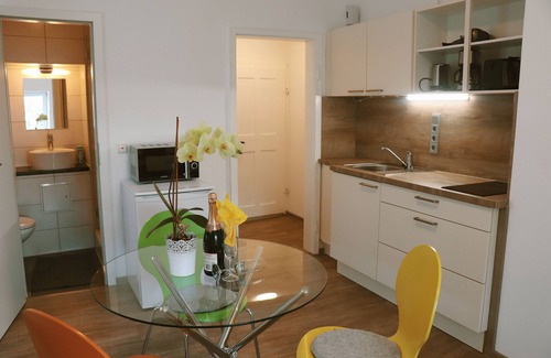 Kraiburg Apartment | ✰ Modern apartment ✰ 1-2 pers | parking | WLAN