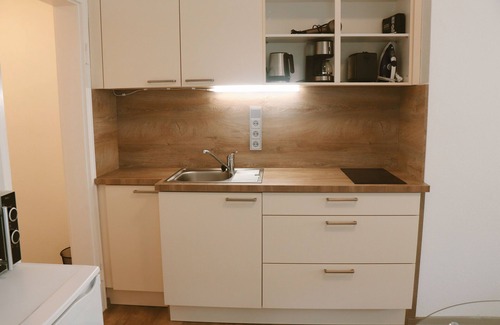 Kraiburg Apartment | ✰ Modern apartment ✰ 1-2 pers | parking | WLAN