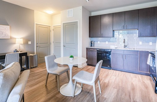 Highlands Ranch Apartment | Modern Apartment in Prime Location (ID7516X47)