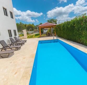 Sosua Apartment | Modern Apartment 2 bedroom Apartment with WIFI and Private Parking
