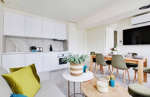 8th Arrondissement Apartment | Modern apartment - 2BR/6P - Faubourg-du-Roule