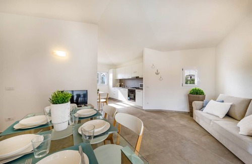 Monte Petrosu Apartment | modern apartment 5 min. from the sea with swimming pool, air conditioning and wi-fi