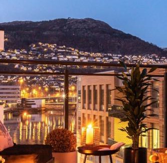 Arstad Apartment | Modern Apartment - Amazing Terrace and Fjord View, Close to City Center