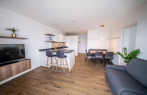 Caldaro Sulla Strada del Vino House | Modern apartment at the valley station of the Mendelbahn