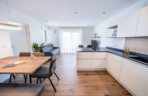 Caldaro Sulla Strada del Vino House | Modern apartment at the valley station of the Mendelbahn