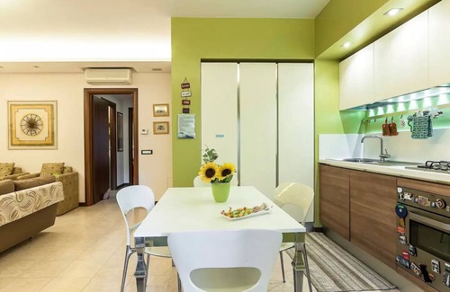 Latina Apartment | Modern Apartment Central Area