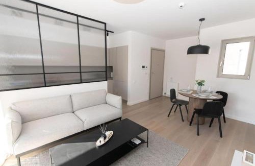 Kaisariani Apartment | Modern apartment close to Athens city center (Form F2)