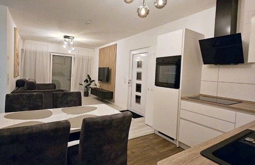 Bad Salzuflen Apartment | Modern apartment with balcony - near Kurpark & trade fair