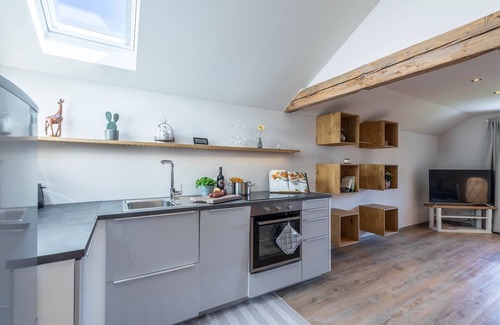 Taching a.See Apartment | Modern Apartment "Linde" with Lake View, Mountain View, Garden & Terrace