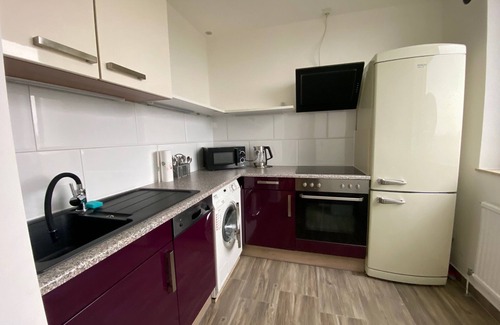 Hochheide Apartment | Modern apartment Duisburg for up to 3 people, with balcony for fitters and vacationers