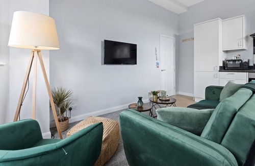 Mapperley Condo | Modern Apartment Free Parking |Double Room Suite 5