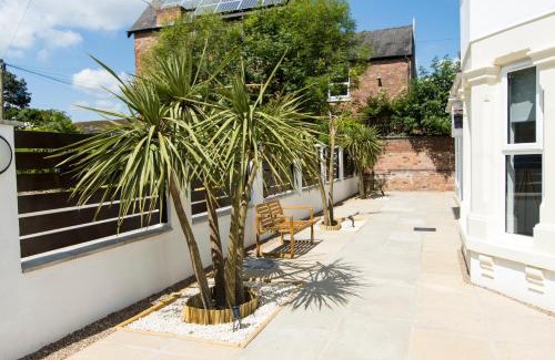 Mapperley Apartment | Modern Apartment Free Off Road Parking King Room Suite 10