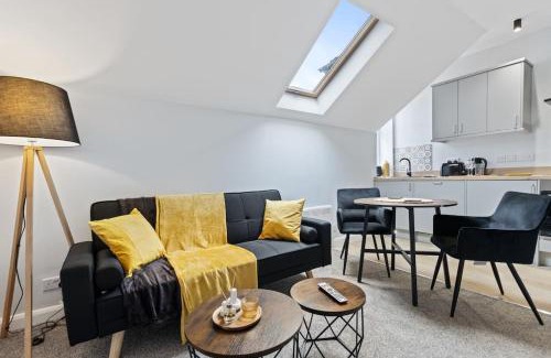 Mapperley Apartment | Modern Apartment Free Off Road Parking King Room Suite 10