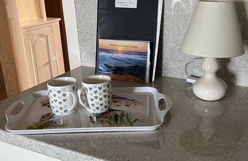 Trearddur Bay Apartment | Modern apartment with sea views free WIFI