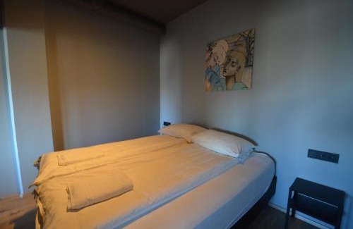 Oddeyrin Apartment | Modern apartment hosted by LL