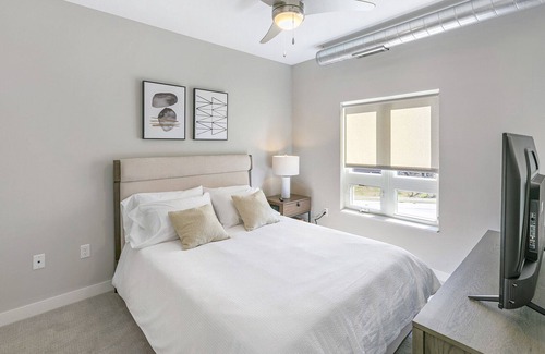 Eden Prairie Apartment | Modern Apartment in Prime Location (ID7210X86)