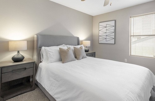 Lake Jackson Apartment | Modern Apartment in Prime Location (ID1004X612)