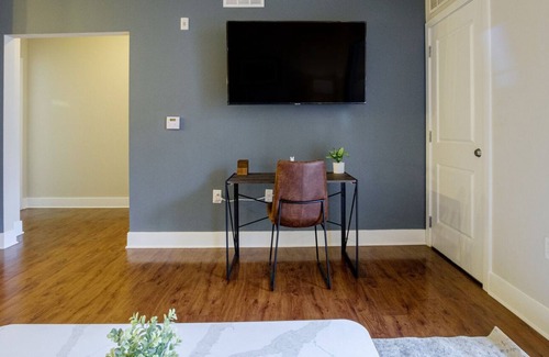 Plymouth Meeting Apartment | Modern Apartment in Prime Location (ID6999)