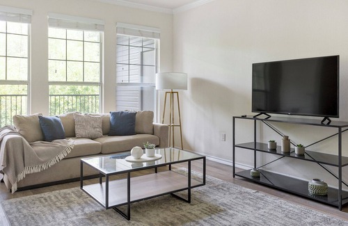 West Chester Apartment | Modern Apartment in Prime Location (ID1371X699)