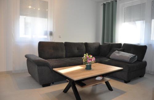 Bischofsheim Apartment | Modern Apartment in B'heim EG Nr 2