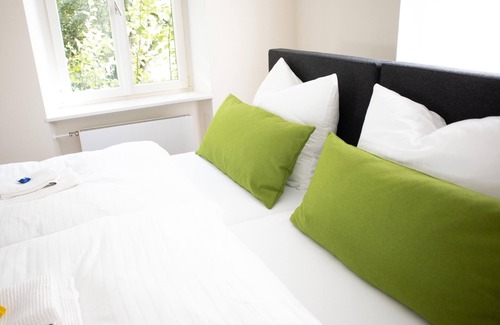 Riedlingen Hotel | Modern apartment in historic villa with park in the center of the old town