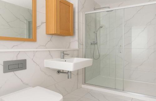Ealing Broadway Apartment | Modern Apartment in Ealing