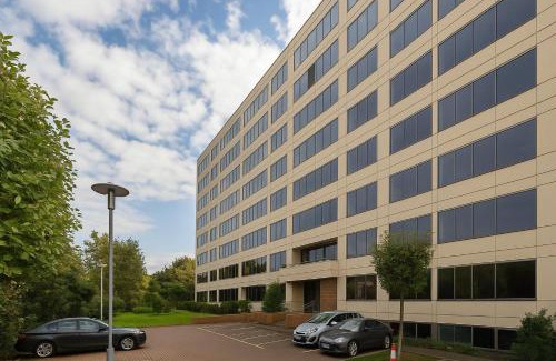 Ealing Broadway Apartment | Modern Apartment in Ealing