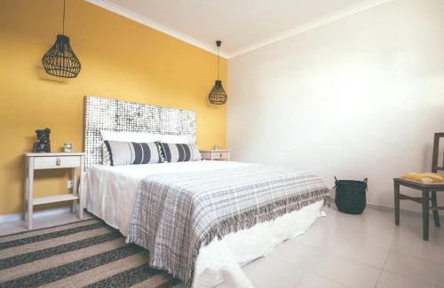 Vale de Seixos Apartment | Modern apartment in Estói with shared pool.