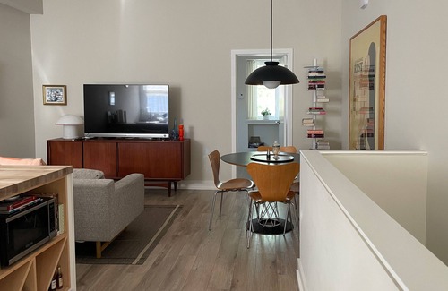 Riverside Apartment | Modern Apartment in Historic House in Downtown Toronton