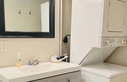 Lake City Apartment | Modern Apartment in Lake City